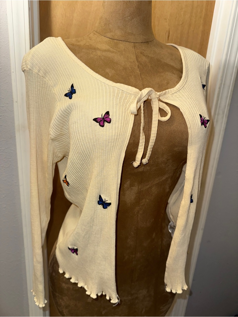Jolie & Joy cream-colored ribbed tie-front cardigan, Colorful Butterflies, Sz 3x